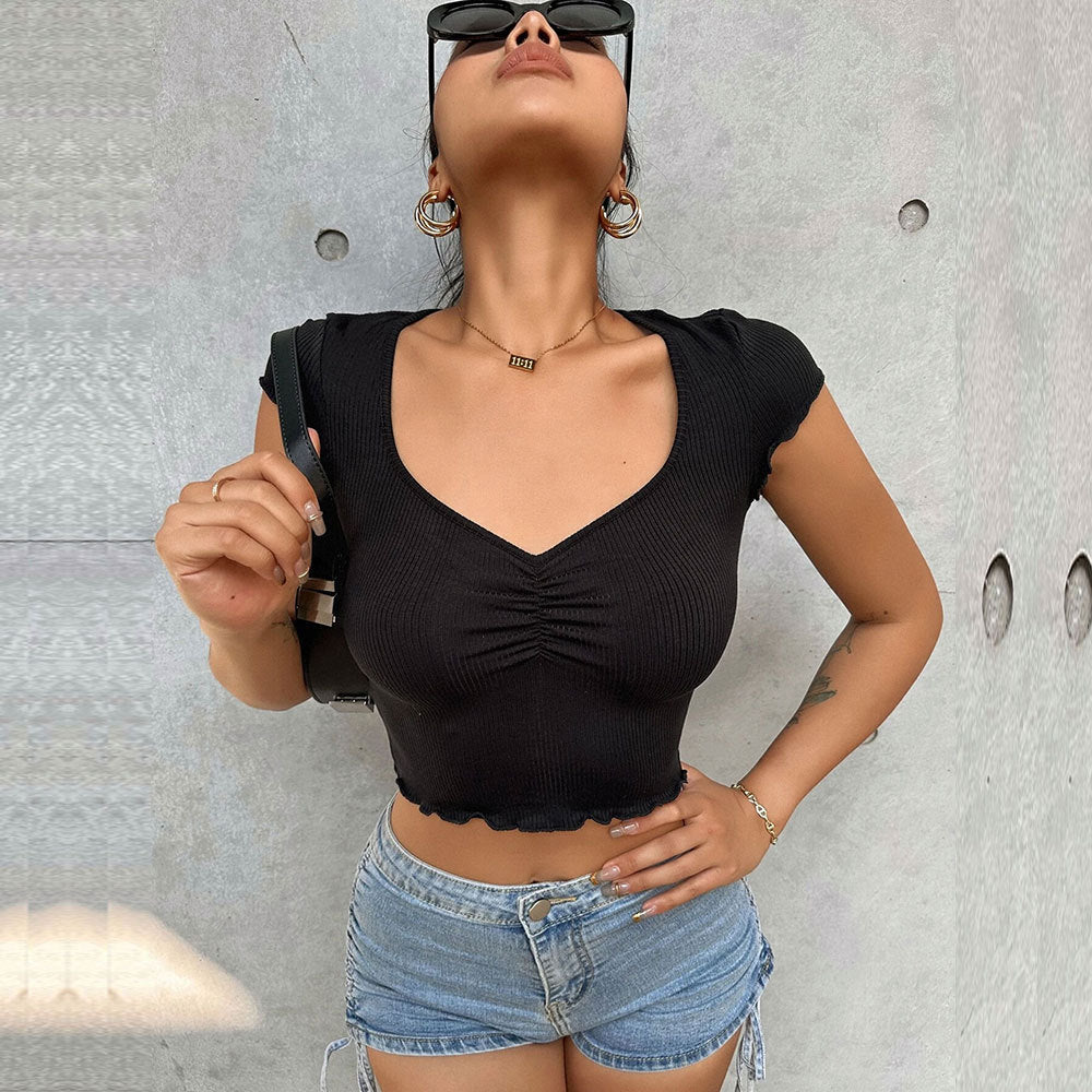 Short top for women with elastic gathers and trendy V-neck Chic & Stil