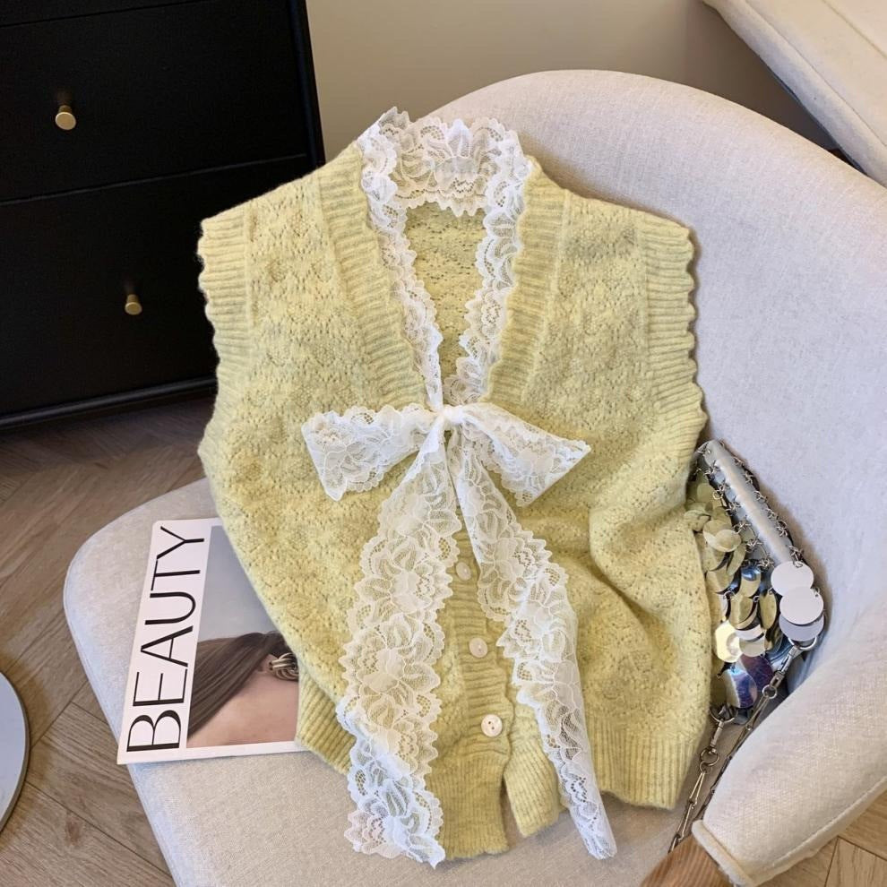 Gilet en tricot pour femmes avec détails de volants romantiques Chic & Stil
