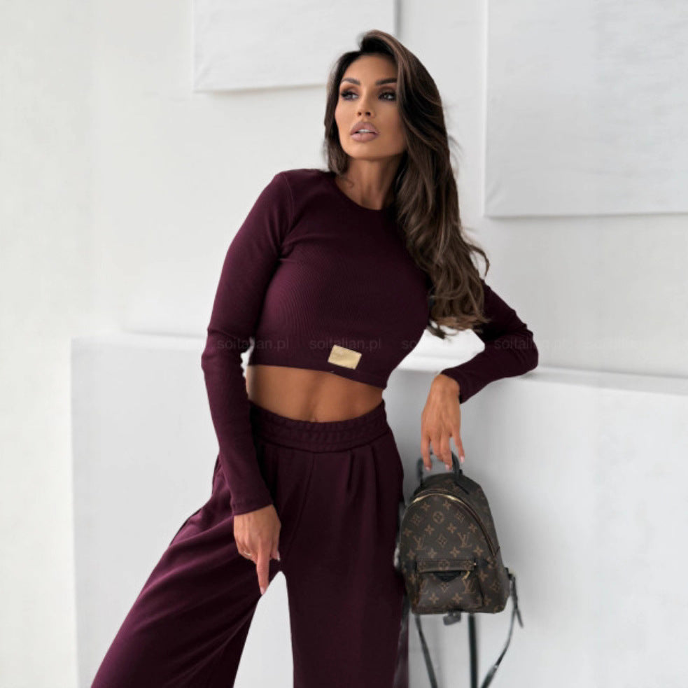 Ensemble Confortable pour Femmes composé d'un haut court et de joggers larges Chic & Stil