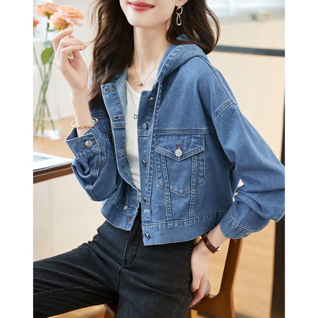 Veste courte en jeans à la mode pour femmes avec capuche et poches pratiques Chic & Stil