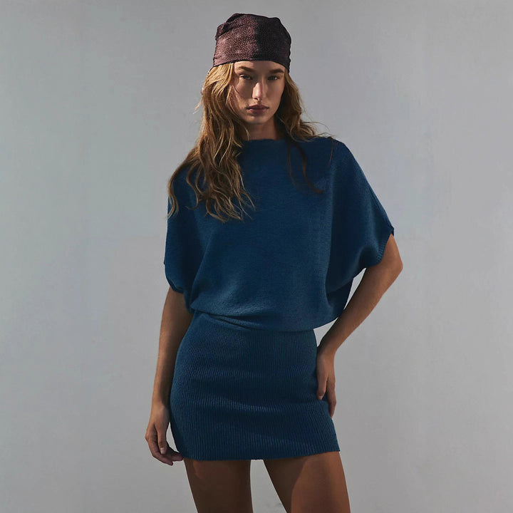 Women's knit dress with casual top and figure-hugging skirt Chic & Stil