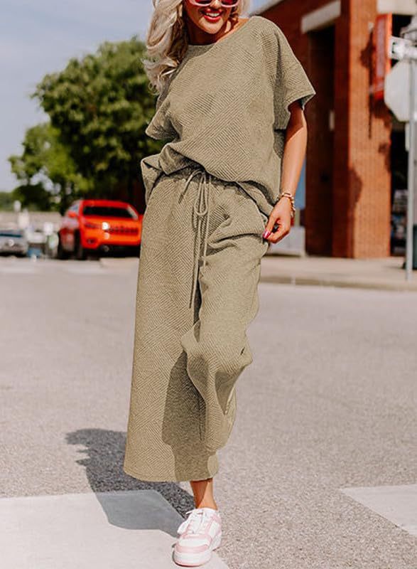 Casual jumpsuit set for ladies in soft material with elastic waist and wide legs Lune London