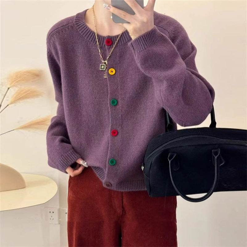 Ladies plush cardigan with colorful button details and a modern cut Lune London