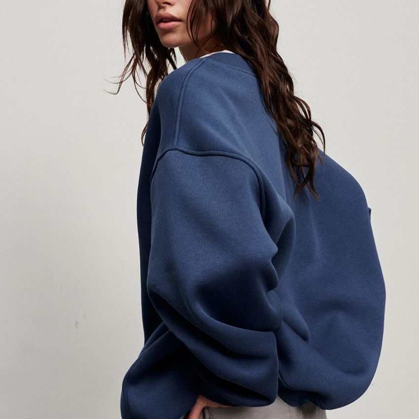Women's Oversized Sweatshirt with Dropped Shoulder and Soft Fleece Fabric Chic und Stil
