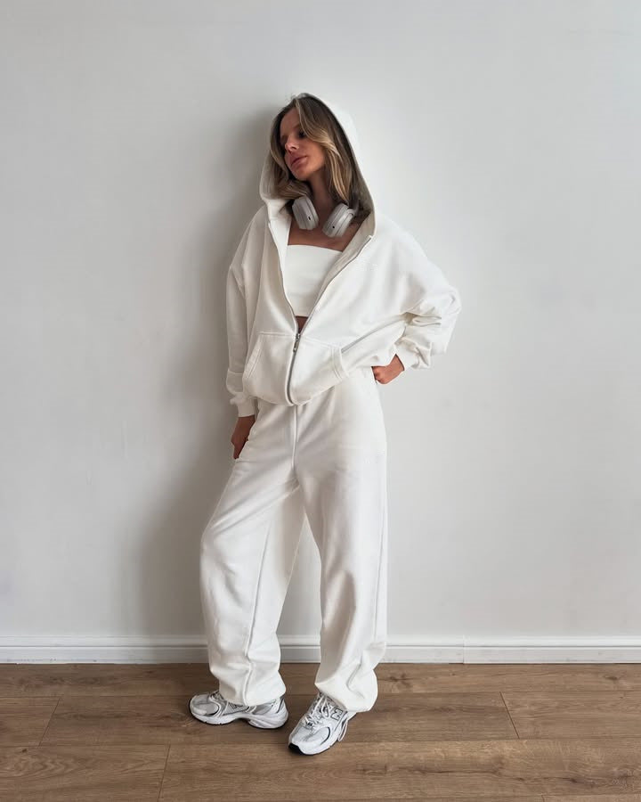 Women's Casual Fleece Tracksuit with High Collar and Loose Fit Chic & Stil
