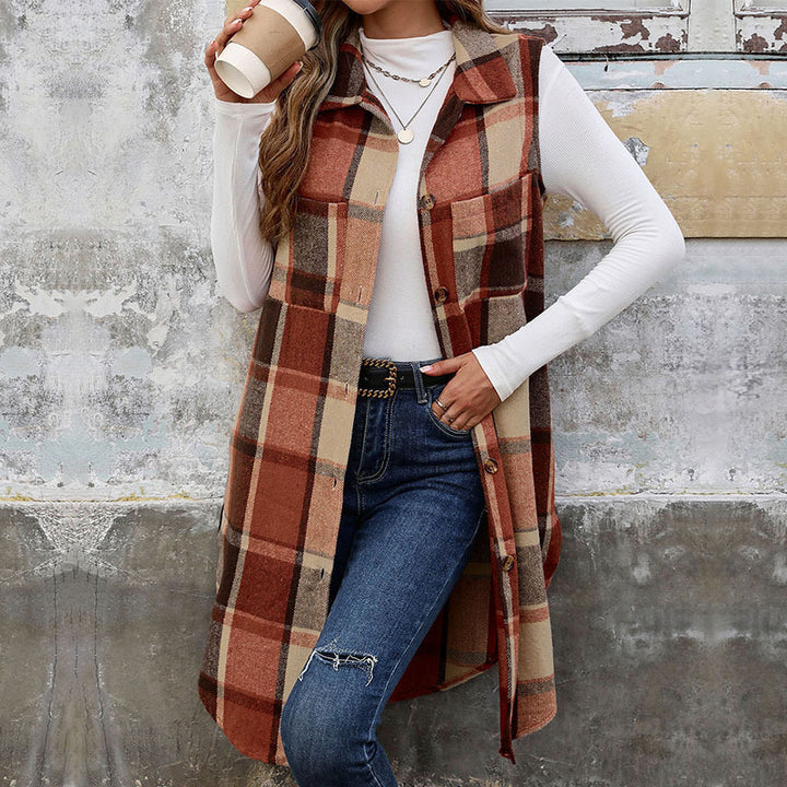 Lune London long sleeve women's cardigan with plaid pattern and practical pockets