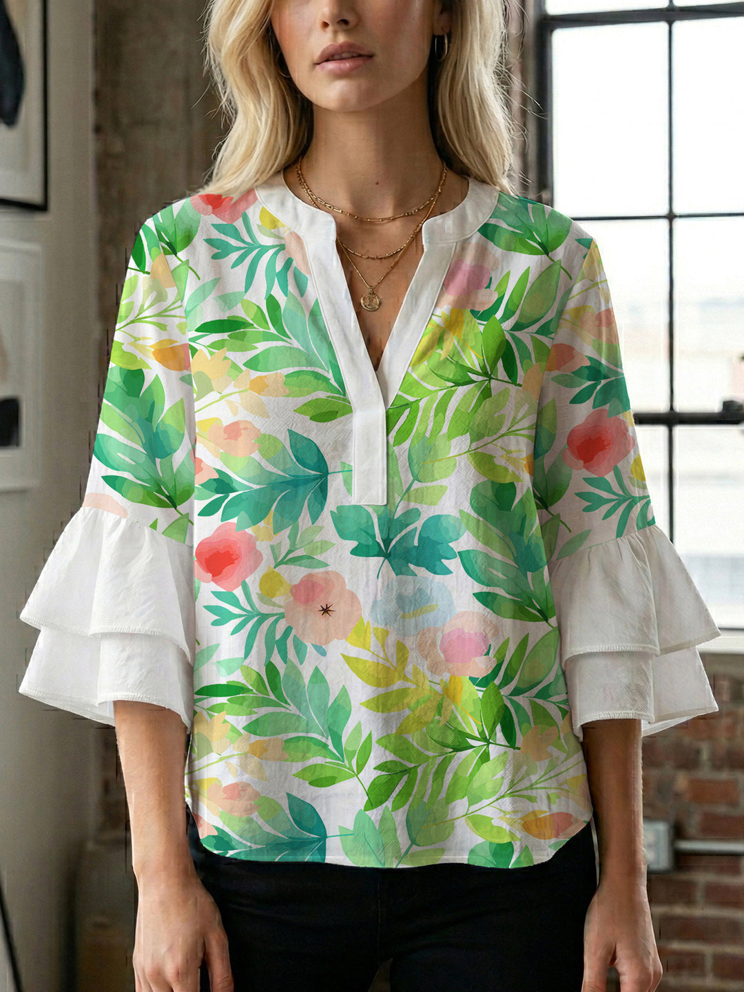 Women's blouse with voluminous sleeves and floral design Lune London