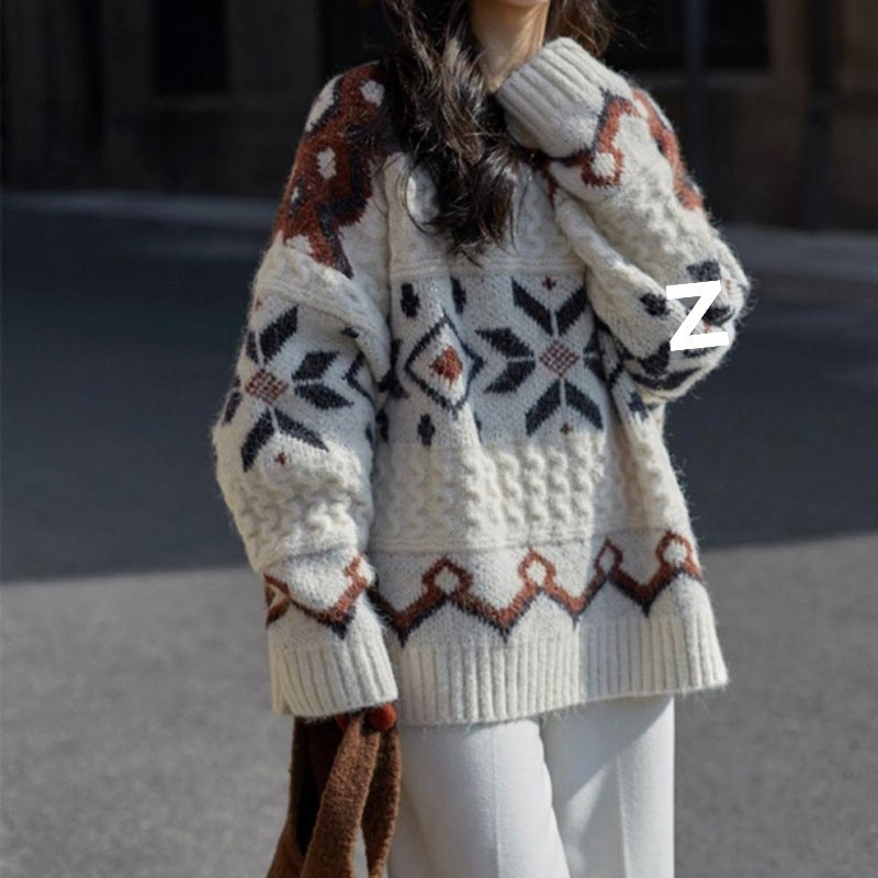 Ladies chunky knit sweater with geometric pattern and round neck Lune London