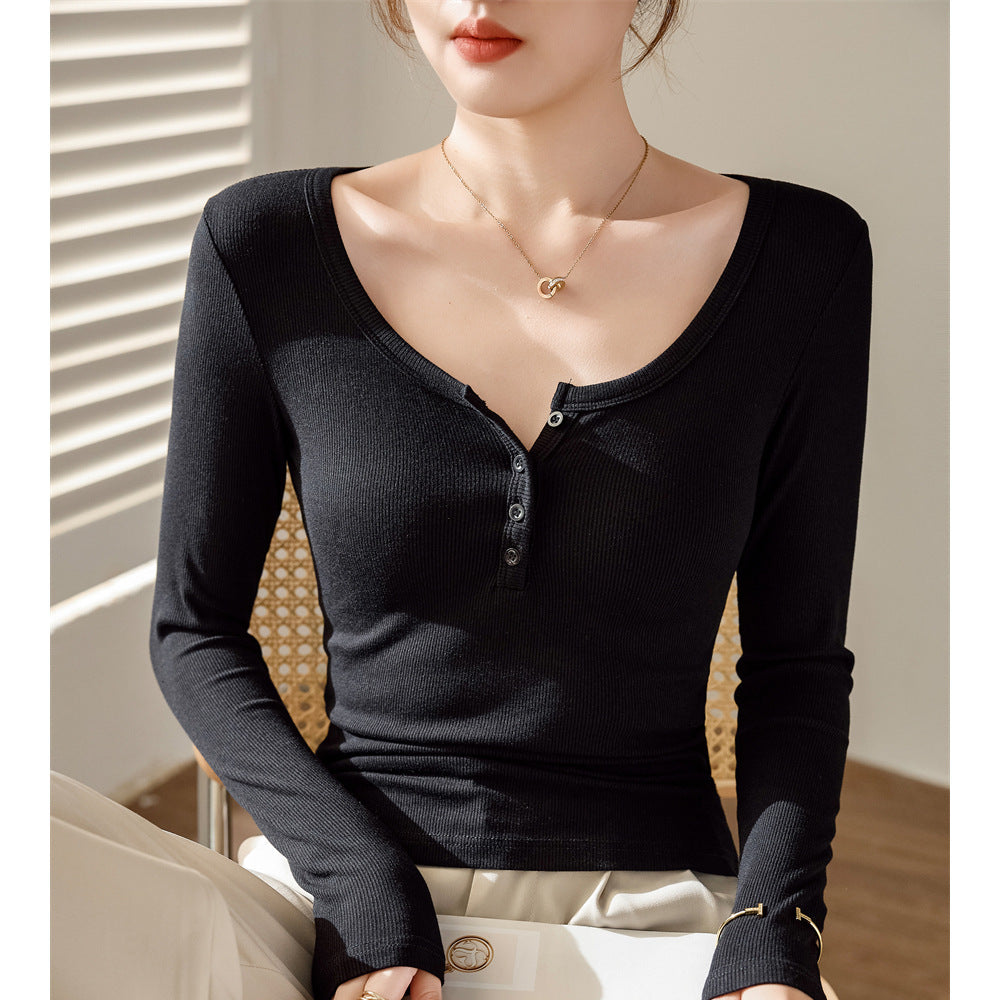 Woman Long sleeve top with deep V-neck and button details Lune London