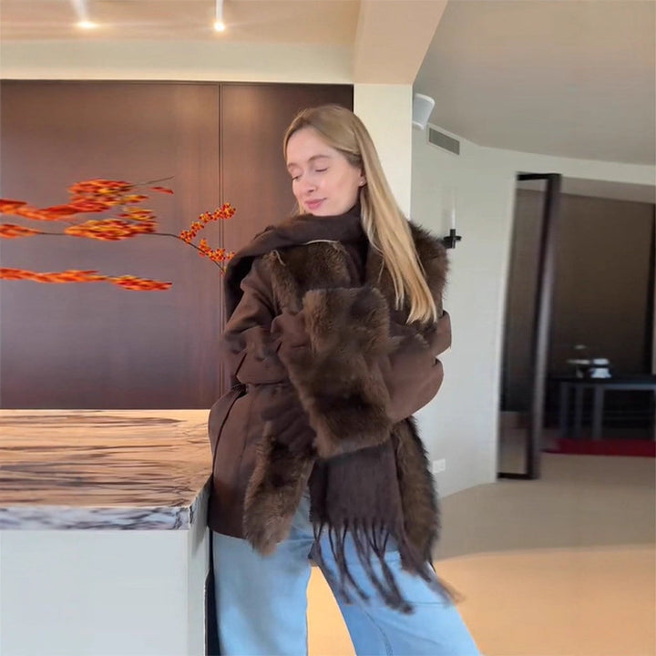 Manteau en fausse fourrure luxueux pour femmes avec ceinture à la taille Chic & Stil
