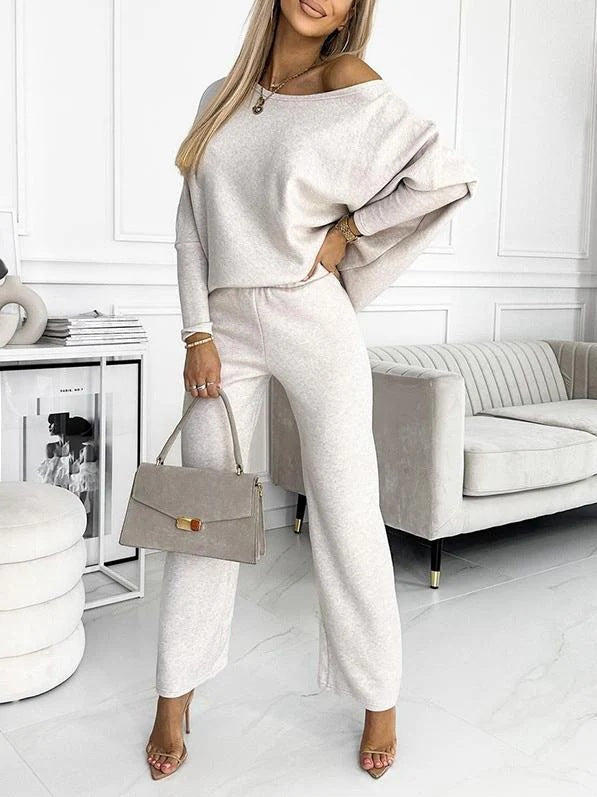 Ladies elegant and casual loungewear set with a loose fit Lune London