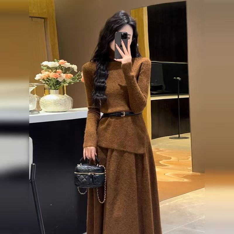 Robe en tricot élégante pour femmes avec ourlet asymétrique et ceinture Chic & Stil
