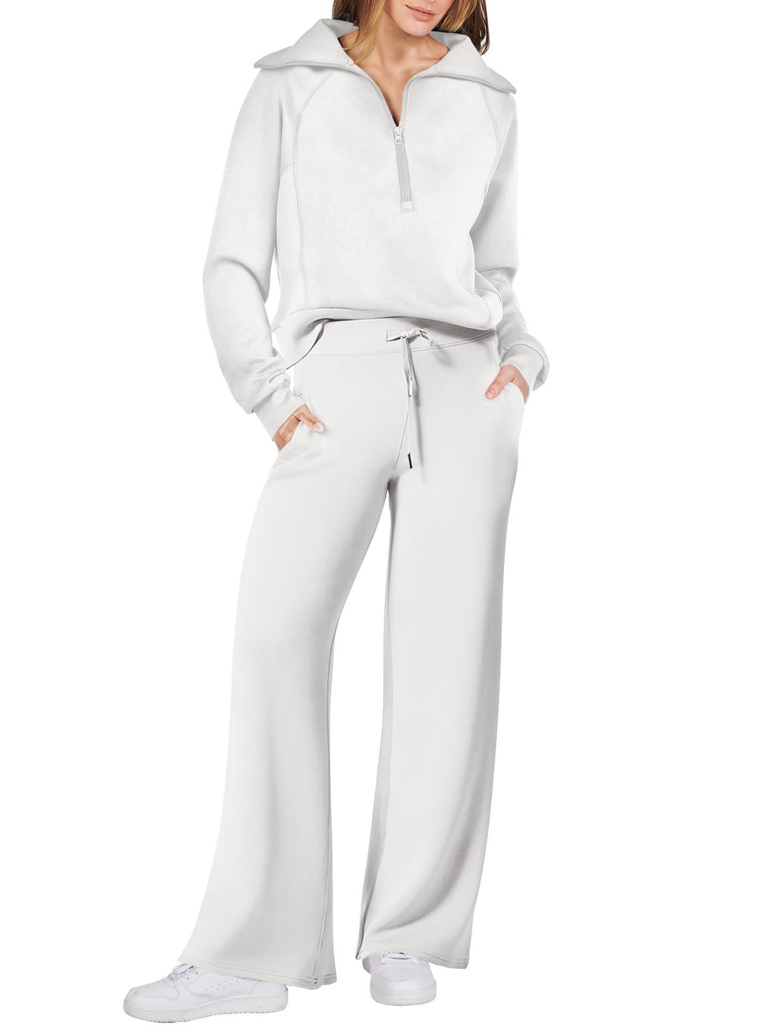 Ladies elegant fleece loungewear set with high collar Lune London