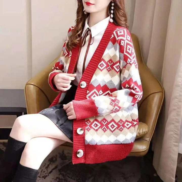 Knitted jacket for women with an elegant diamond pattern and large buttons Lune London