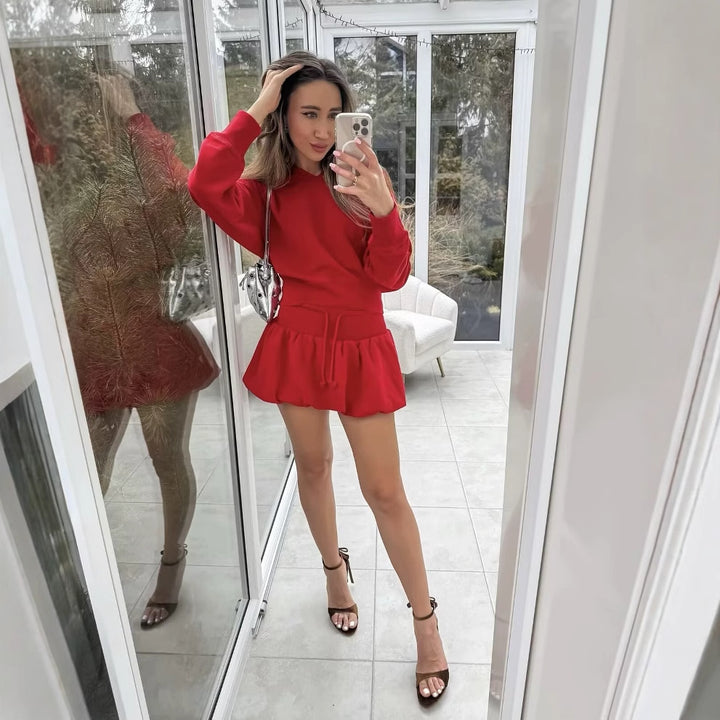 Sporty mini skirt for women with elastic waistband and pretty ruffled design Lune London