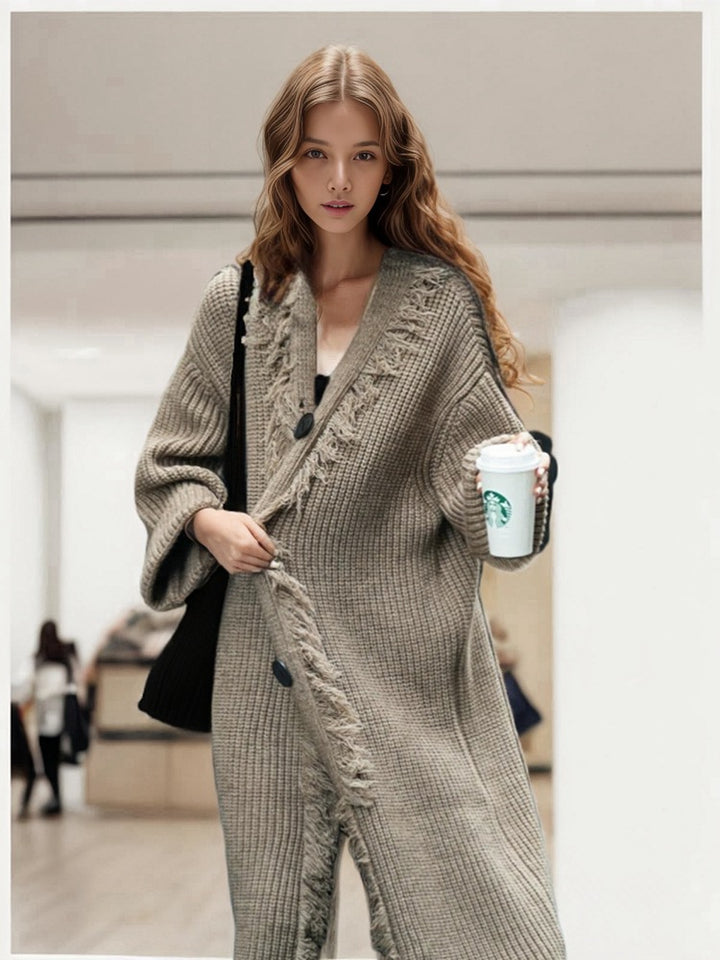 Chunky knit cardigan for women with a casual fringe design Lune Londonl
