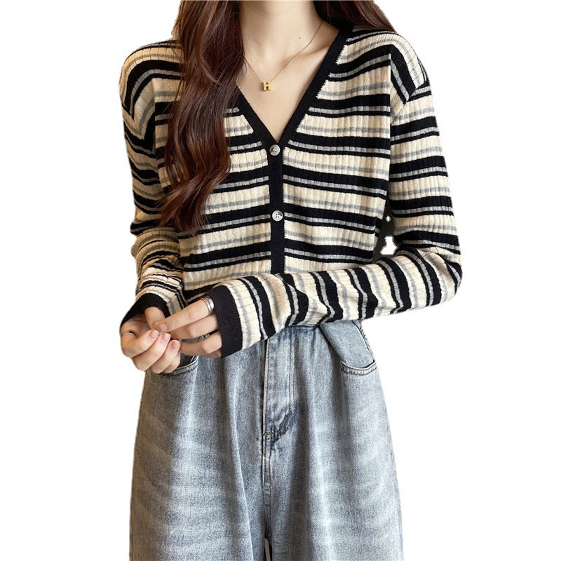 Ladies striped cardigan with buttons and V-neck Lune London