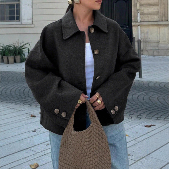 Chic jacket for ladies in soft fabric with button closure and pockets Lune London