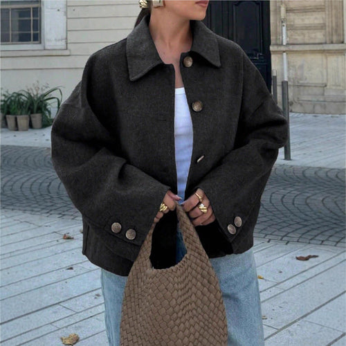 Chic jacket for ladies in soft fabric with button closure and pockets Lune London