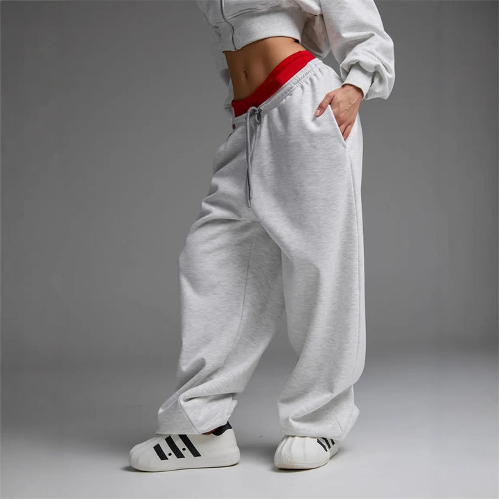 Casual pants for women with a loose fit and elastic waistband Lune London