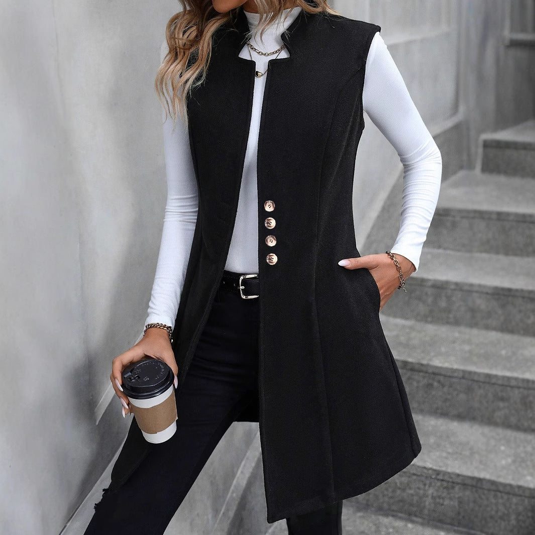 Ladies Elegant Vest made of high-quality boucle material and stylish button details Lune London