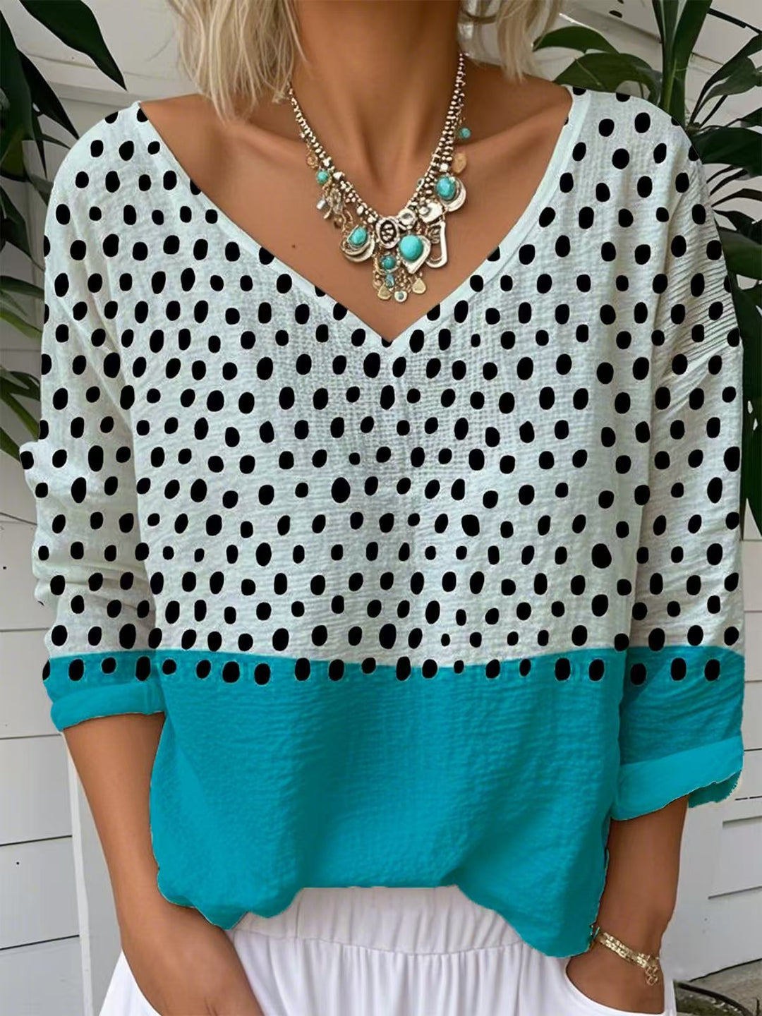 Top for women with polka dot print and chic and stylish color