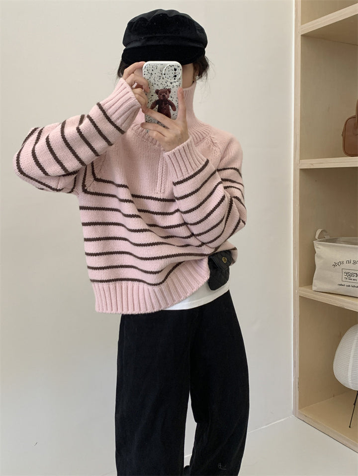Sweater décontracté pour femmes avec design rayé et demi-zip Chic & Stil