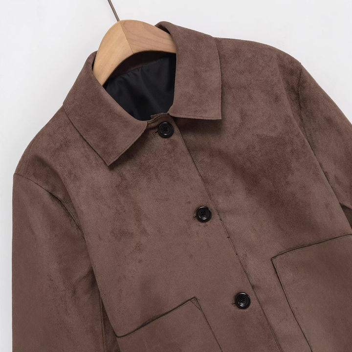Veste courte à la mode pour femme faite de matériau texturé doux Chic & Stil