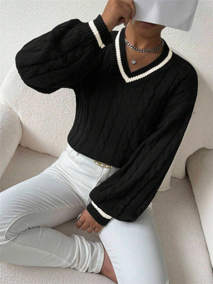 Knit sweater for women with a trendy V-neck and an elegant cable pattern Lune London