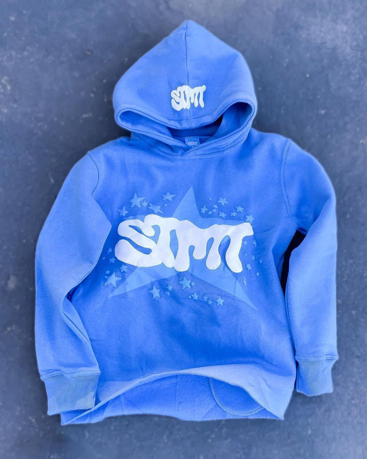 Women's hoodie with trendy graphic design Chic & Stil
