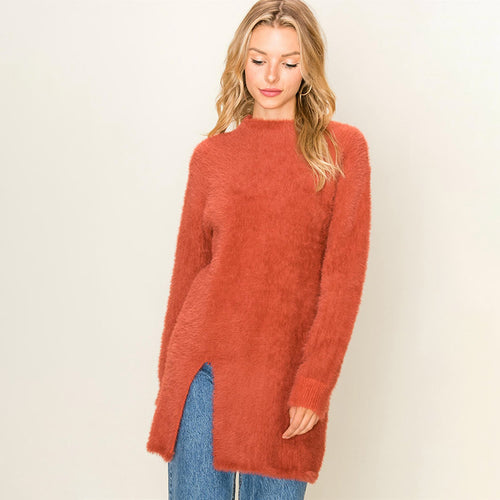 Long comfortable sweater for women with side slits and soft material Lune London
