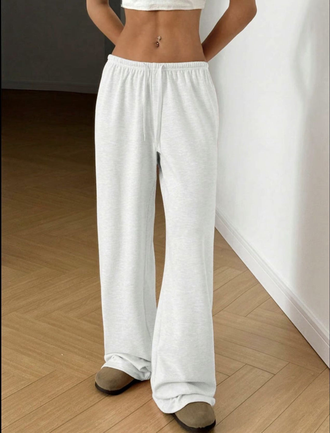 Loose sweatpants for ladies with elastic waistband Lune London