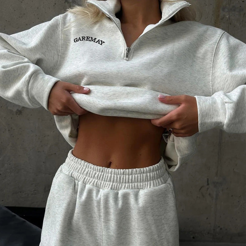 Ensemble de détente sportif pour femmes avec col haut et coupe ample Chic & Stil