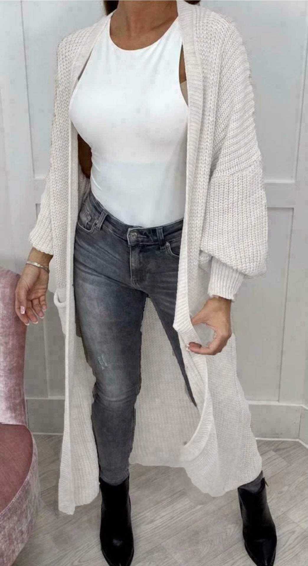 Ladies oversized knitted pullover with a relaxed fit and long sleeves Lune Londonl