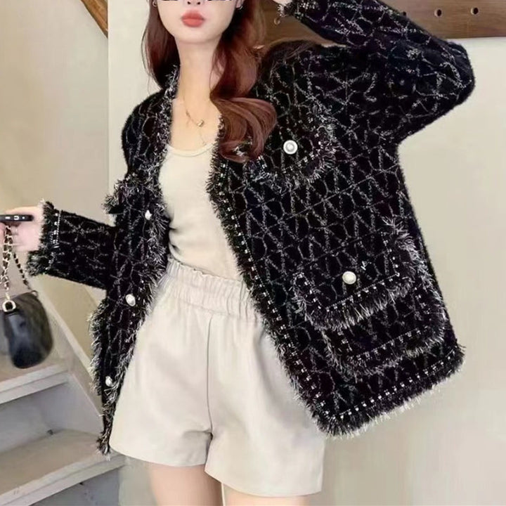 Cardigan Fluffy pour Femmes avec Détails Bouton Élégants et Ourlet Décoratif Chic & Stil