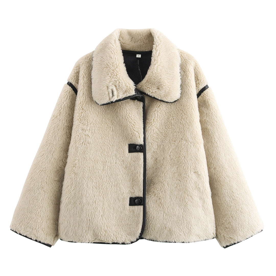 Ladies teddy coat with modern cut and large pockets Lune London