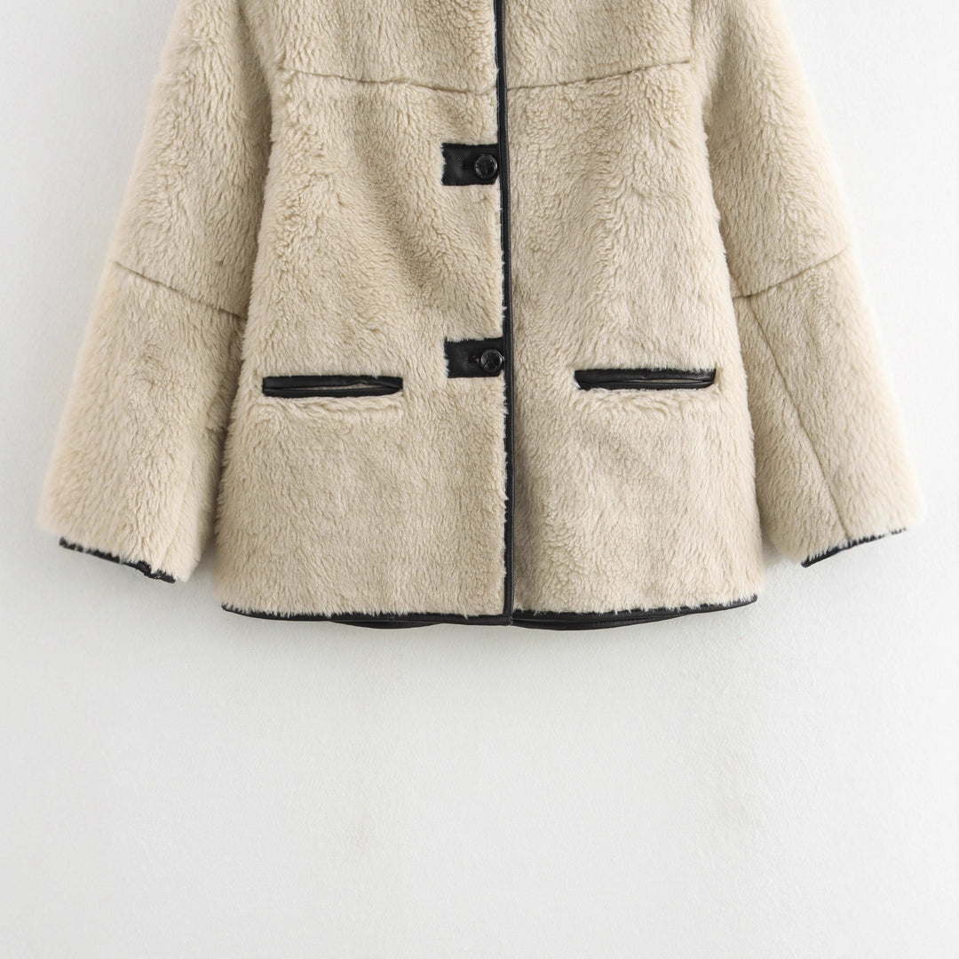 Women’s plush jacket with high-quality faux fur and practical pockets Lune London