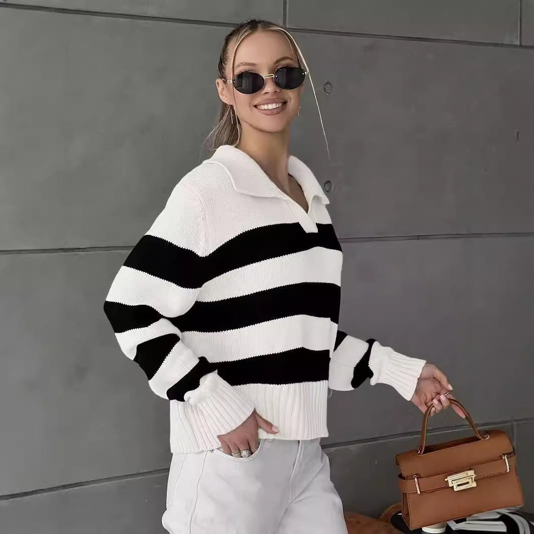 Pull décontracté pour femmes avec col en V et larges rayures Chic & Stil
