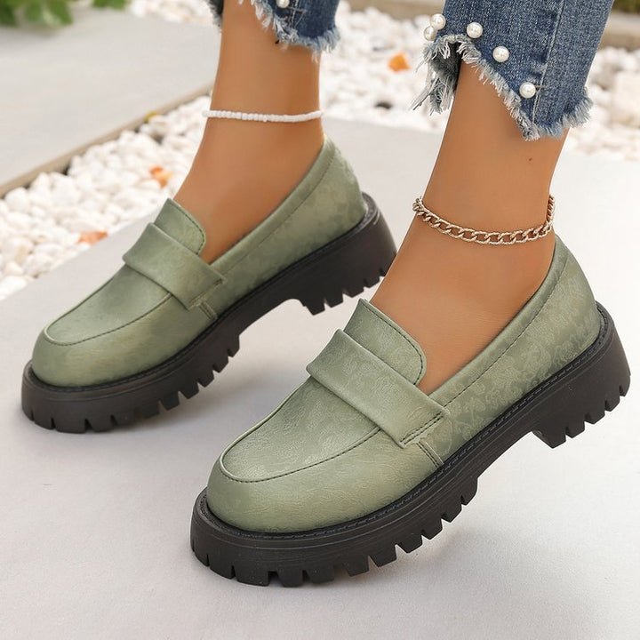 Loafers for women with a robust profile and elegant design Lune London