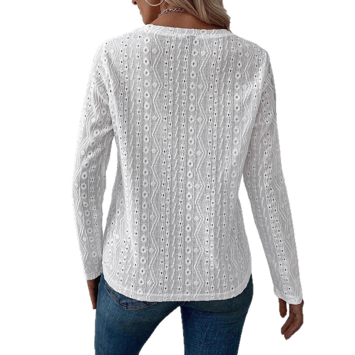Ladies Elegant and airy blouse with embroidery Lune London