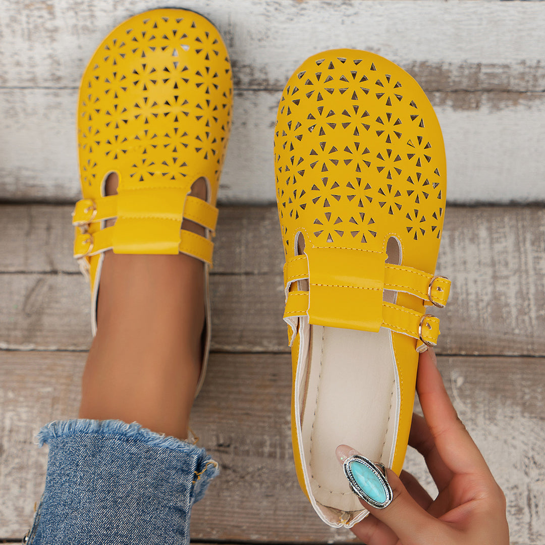 Comfortable women’s sandals with straps featuring a breathable upper material Lune London