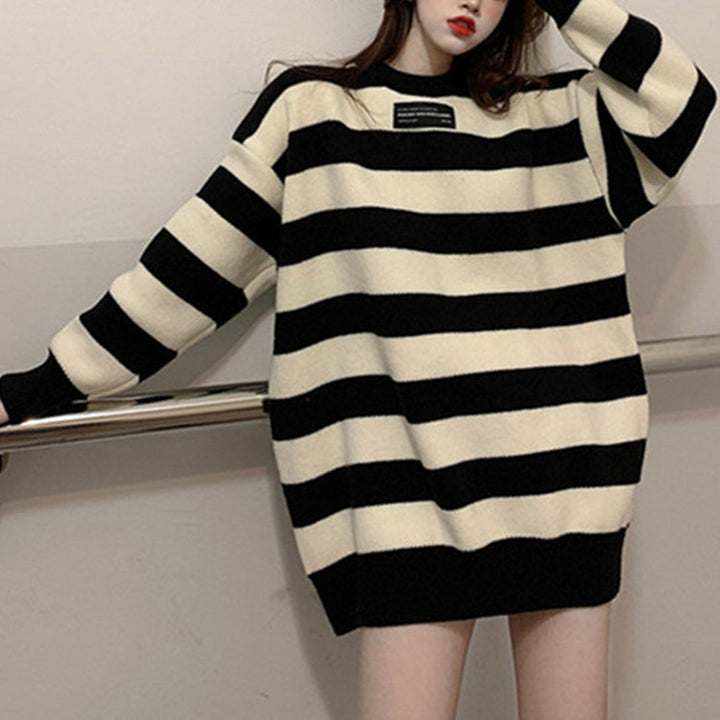 Comfortable sweater for women with wide stripes and a soft material Lune London