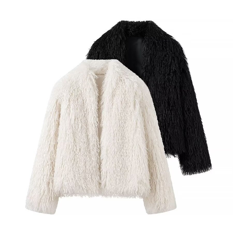 Veste en peluche confortable pour femmes avec coupe moderne et matériau doux