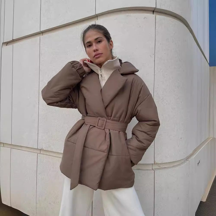 Trendy short women's parka with cinched belt Lune London