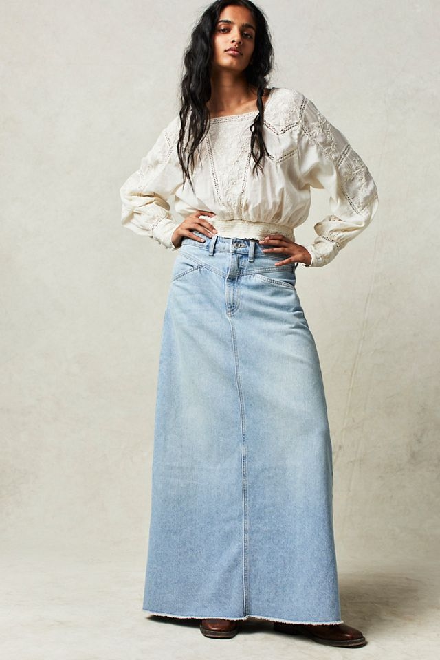 Women's maxiskirt made of black denim with side pockets and casual cut Lune London