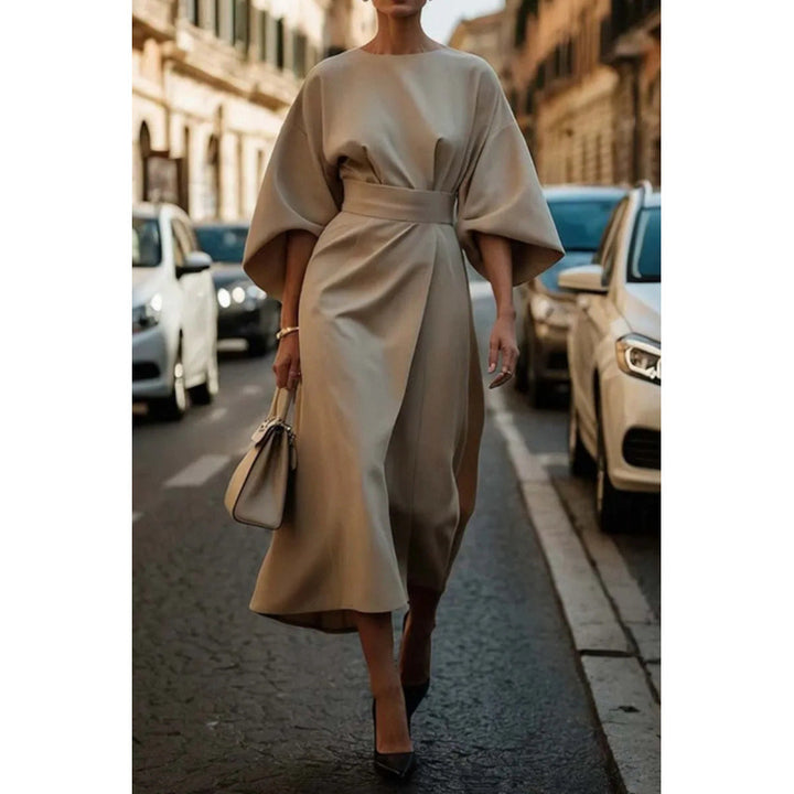 Ladies Elegant Maxi Dress with Wide Sleeves and Chic Fitted Belt Style