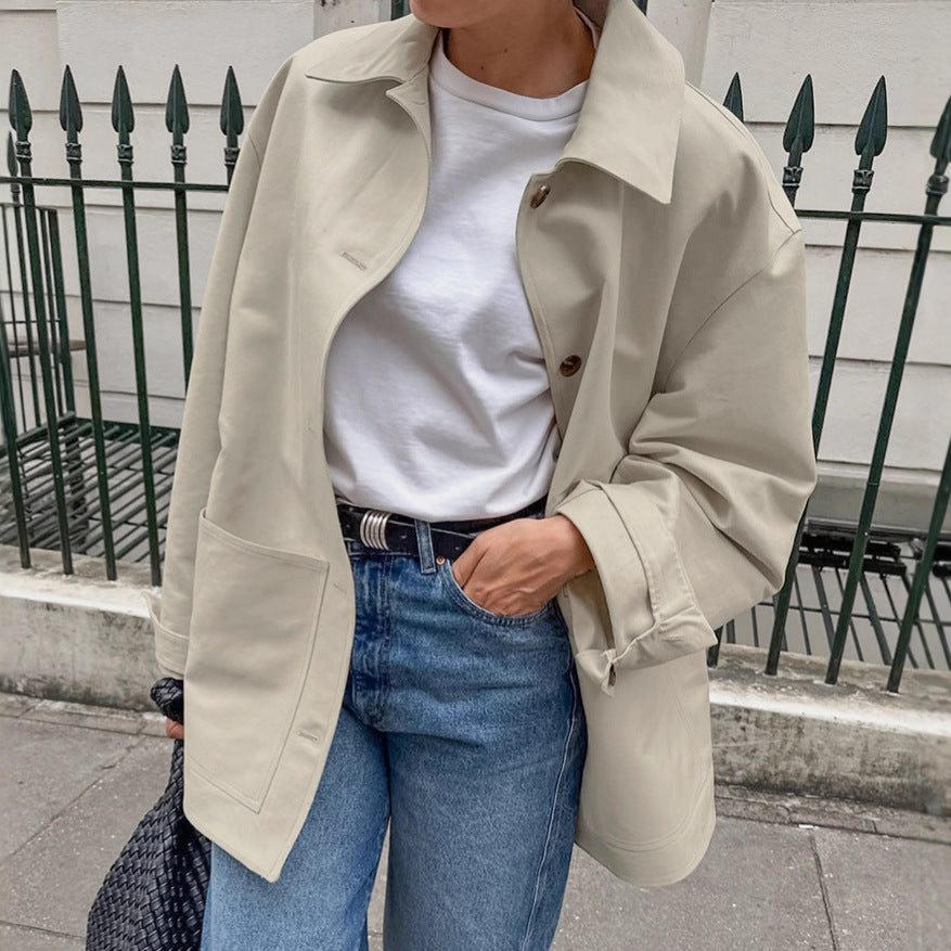 Casual utility jacket for women with large collar and practical pockets Lune London