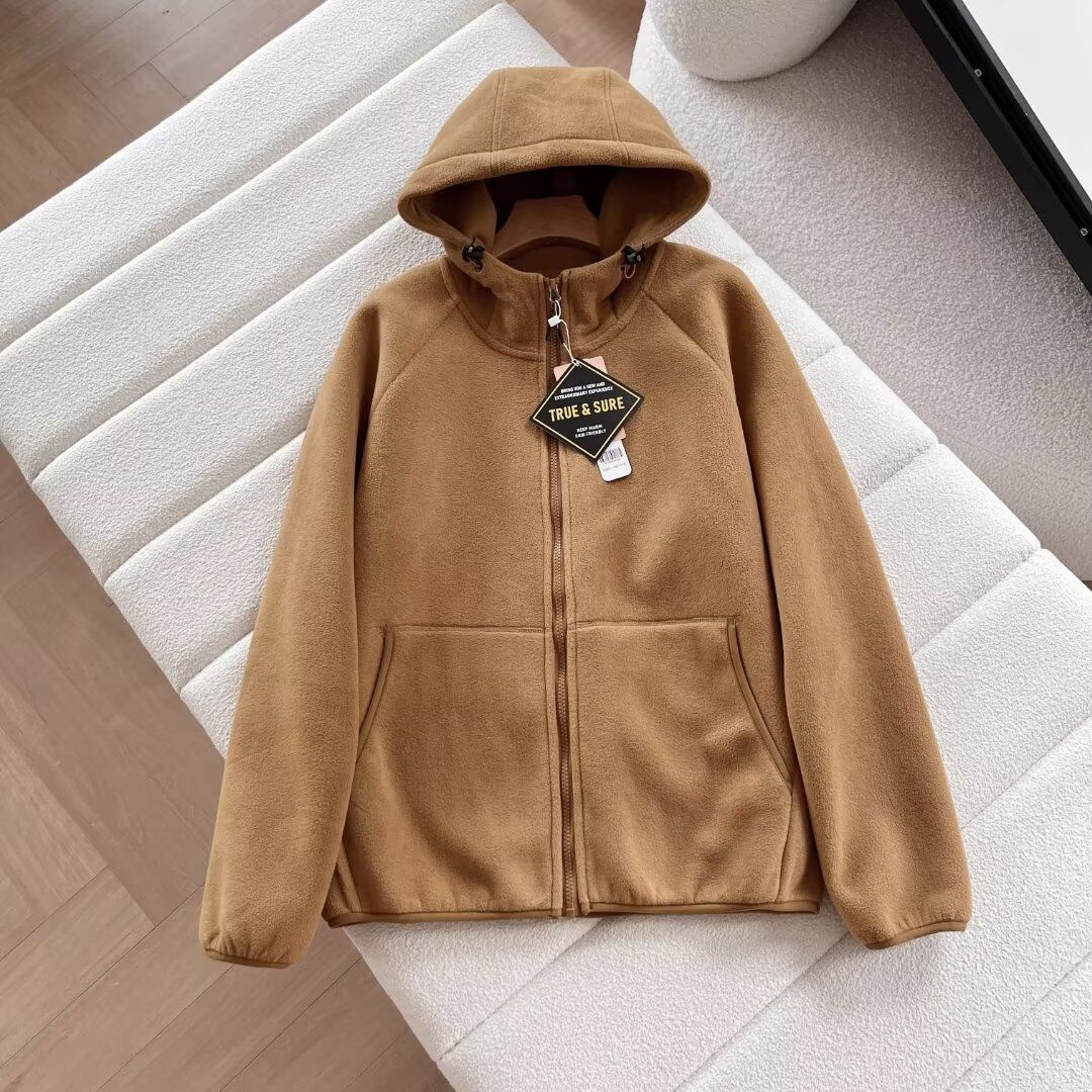 Veste en polaire chaude et confortable pour femmes avec capuche Chic & Stil