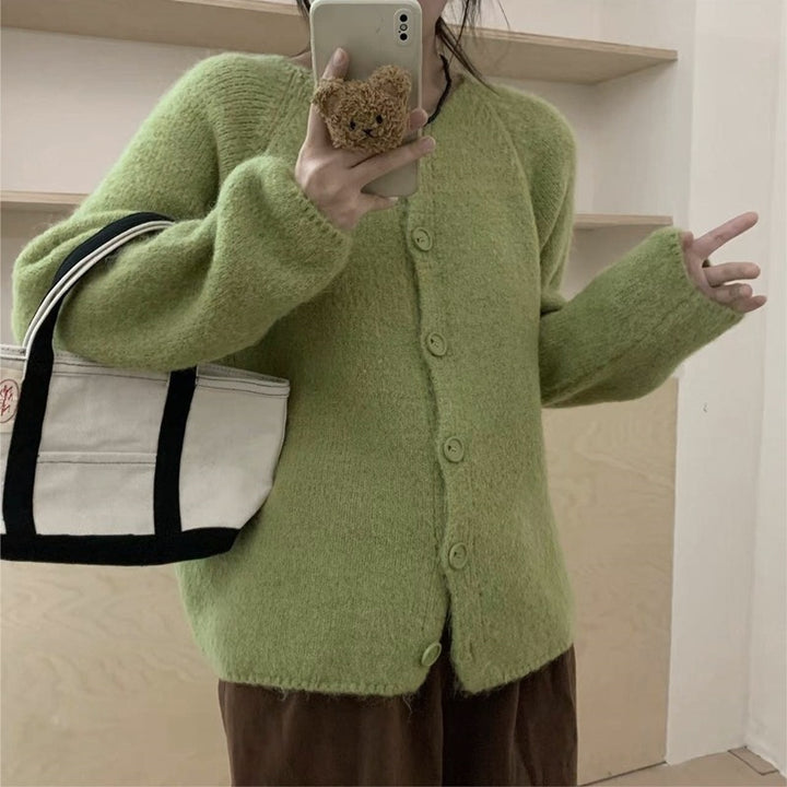 Cardigan confortable pour femmes avec détails de boutons et coupe ample Chic & Stil