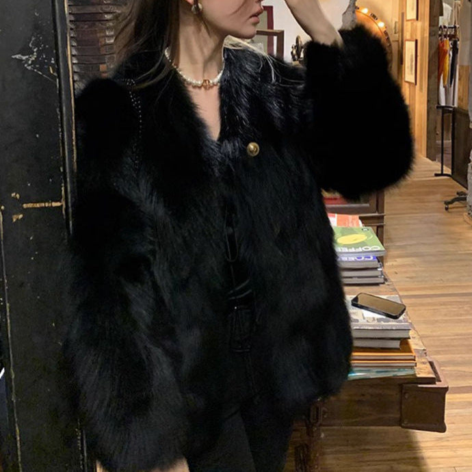 Veste en fausse fourrure à la mode pour femmes avec des détails de bouton élégants Chic & Stil